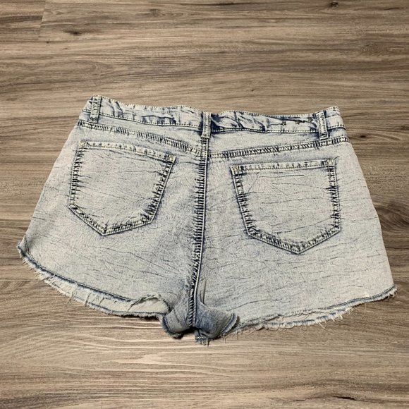 Vanilla Star | Women's Light Blue Denim Jean Shorts - Picture 4 of 5